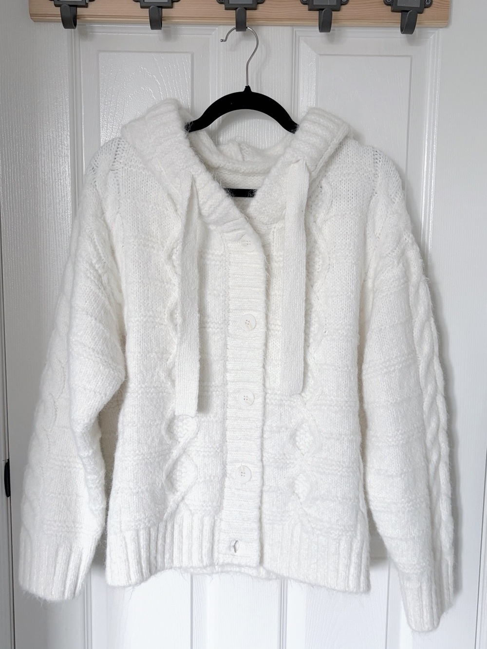 Super Cozy Cable Knit Hooded Sweater - White